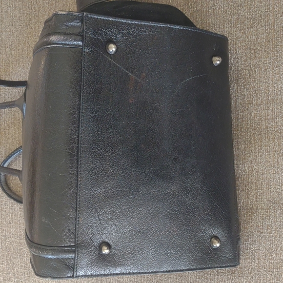 Valentino Leather large purse, beautiful bag! Original tags. Suede sides & inner - Picture 7 of 17